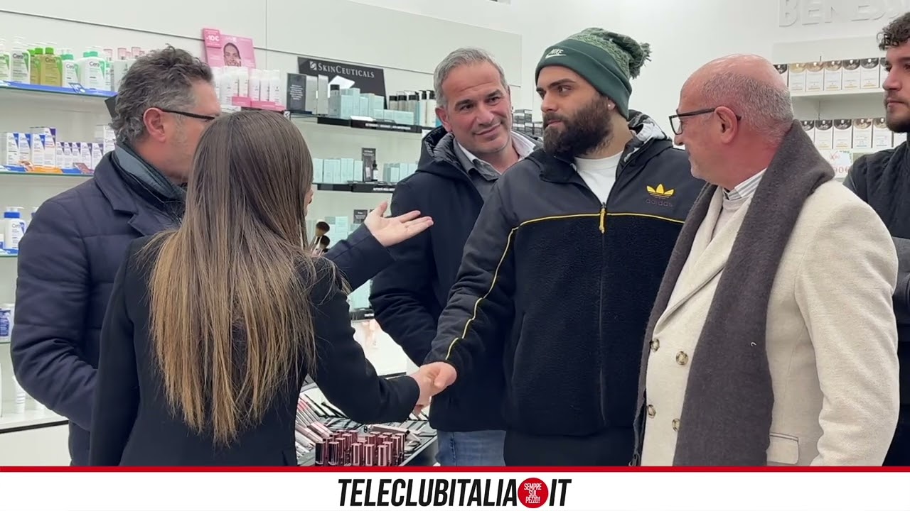 Aversa, furto in parafarmacia: manifestazione di solidarietà alla titolare