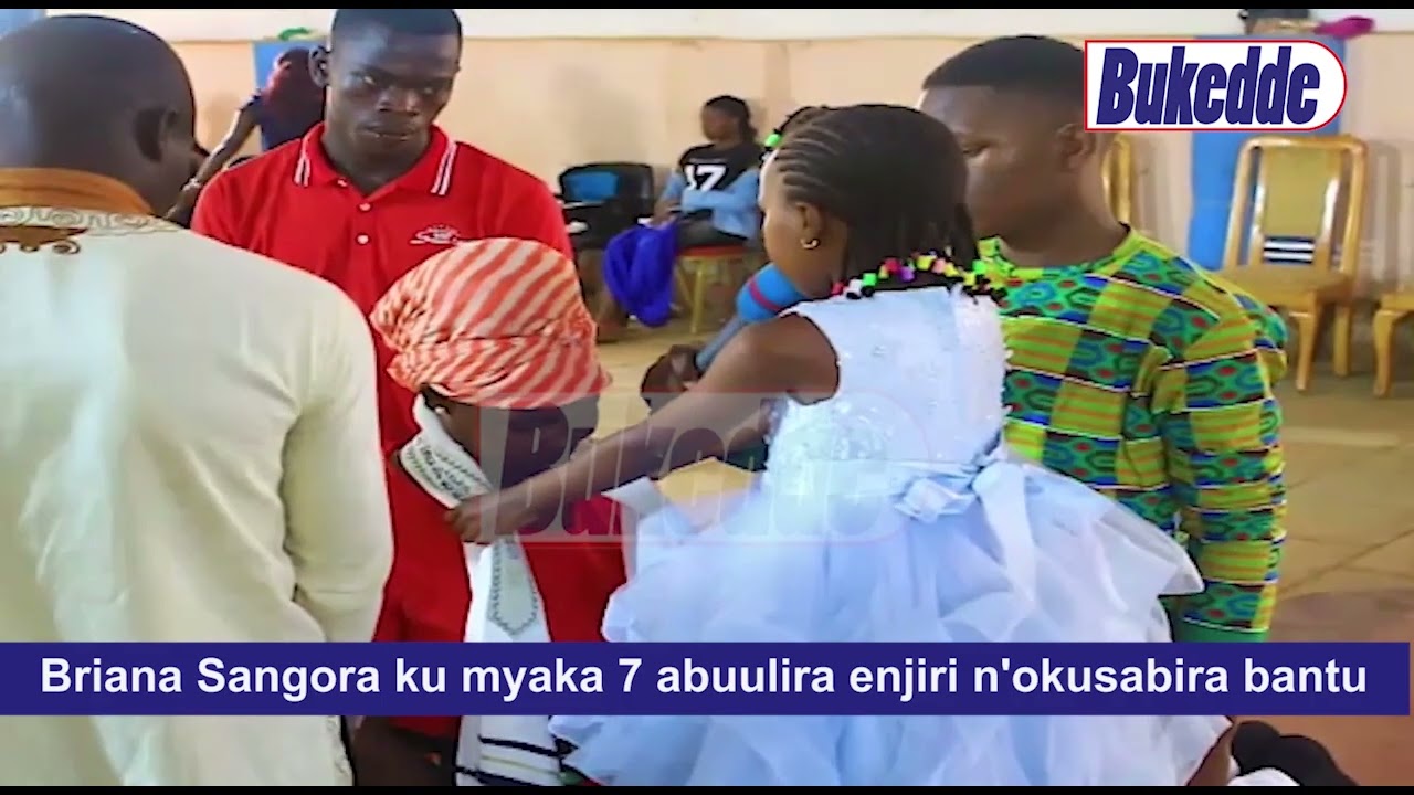 Briana Sangora ku myaka 7 abuulira enjiri n'okusabira bantu