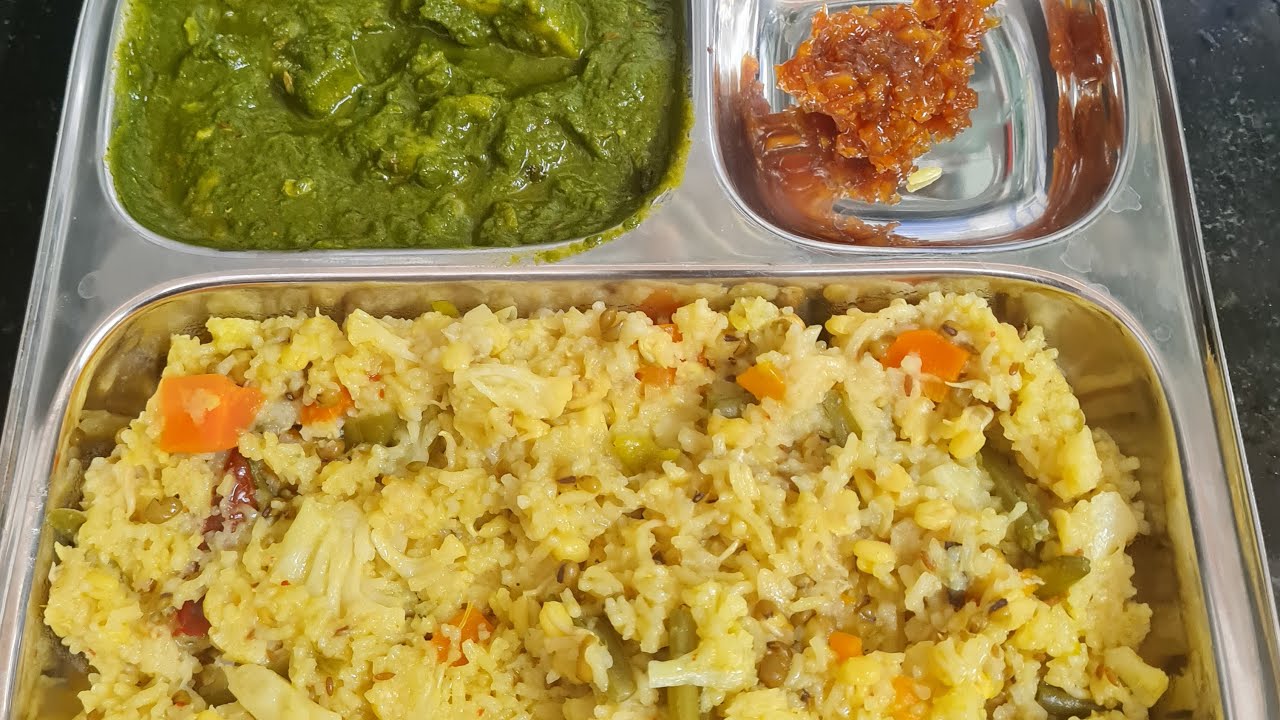 lunch menu | green moong khichdi | aloo palak | dhaba style | sprouted moong khichdi | palak