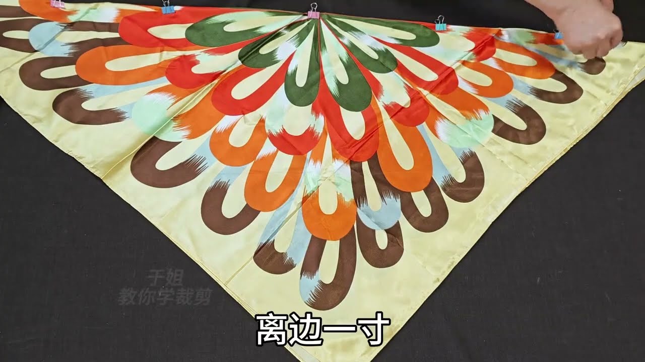 漂亮背心不用买！丝巾对角折叠缝条松紧带轻松做一件，凉爽又漂亮