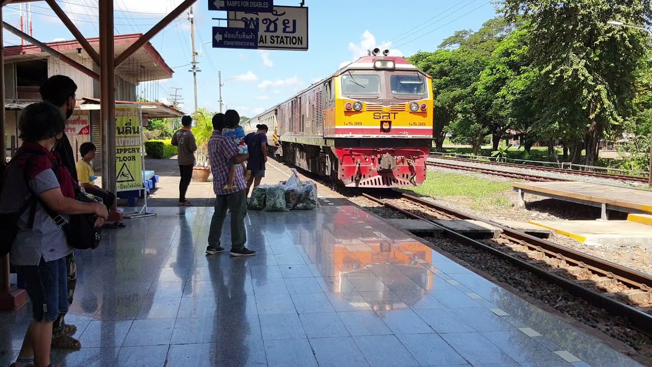 GEA 4538 ทำรถ 102 จอดพิชัย rapid train 102 at Phichai