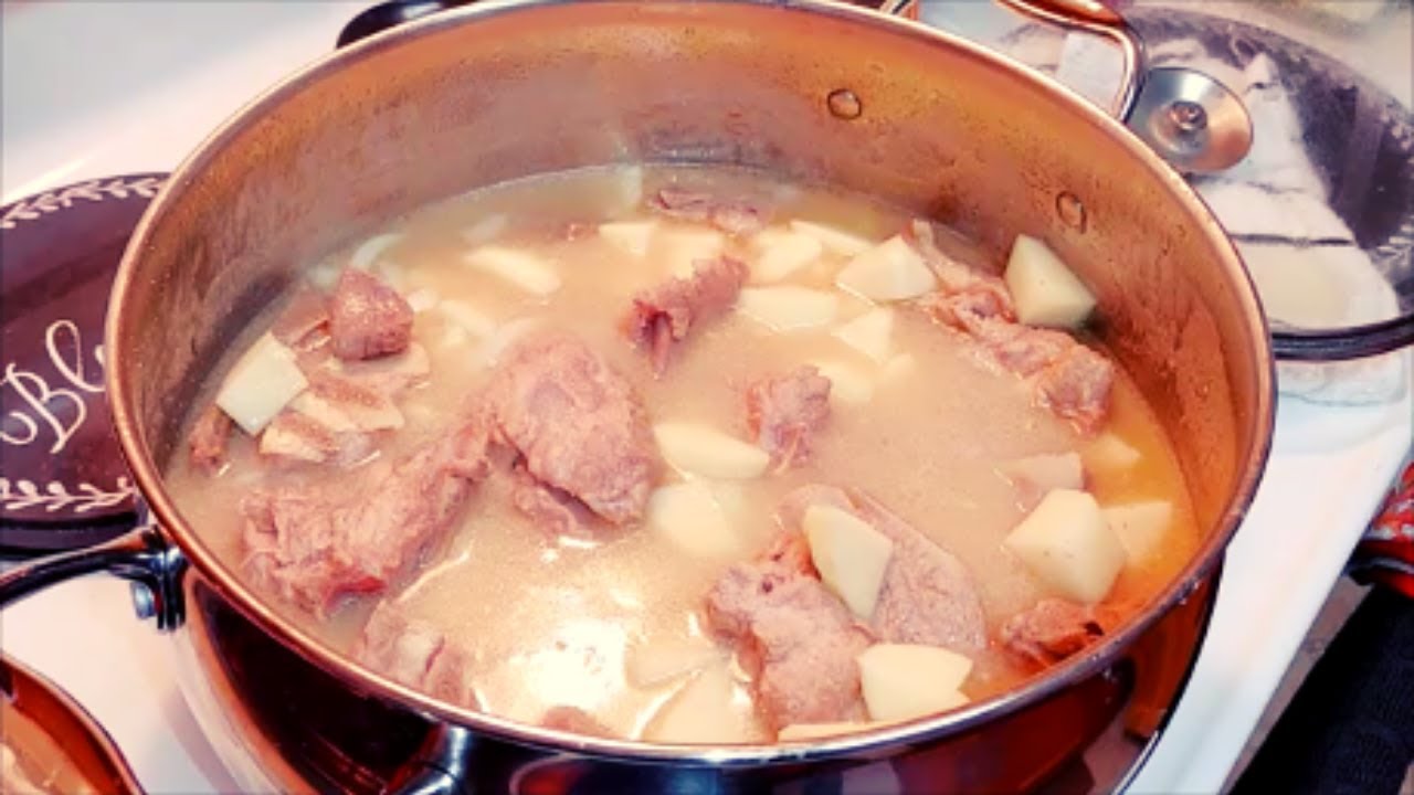Шейные кости с картофелем и луком | ЧИСТИМ И ГОТОВИМ | КУХНЯ В ДЖИНСАХ