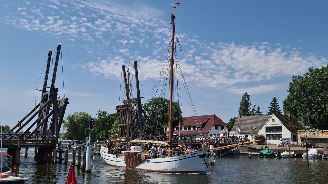 Die Gaffelrigg während des Greifswalder Fischerfest