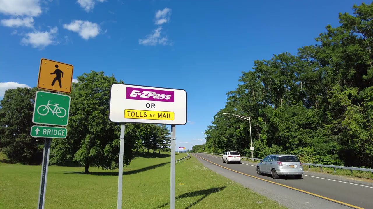 Arriving to New York State (4K) - Highland, Ulster County