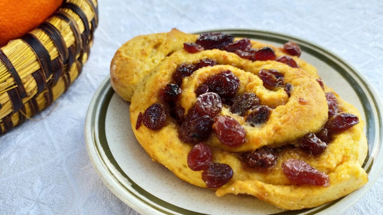 Chiocciole brioche light all'arancia facili e veloci: senza lievitazione con uva passa e cannella