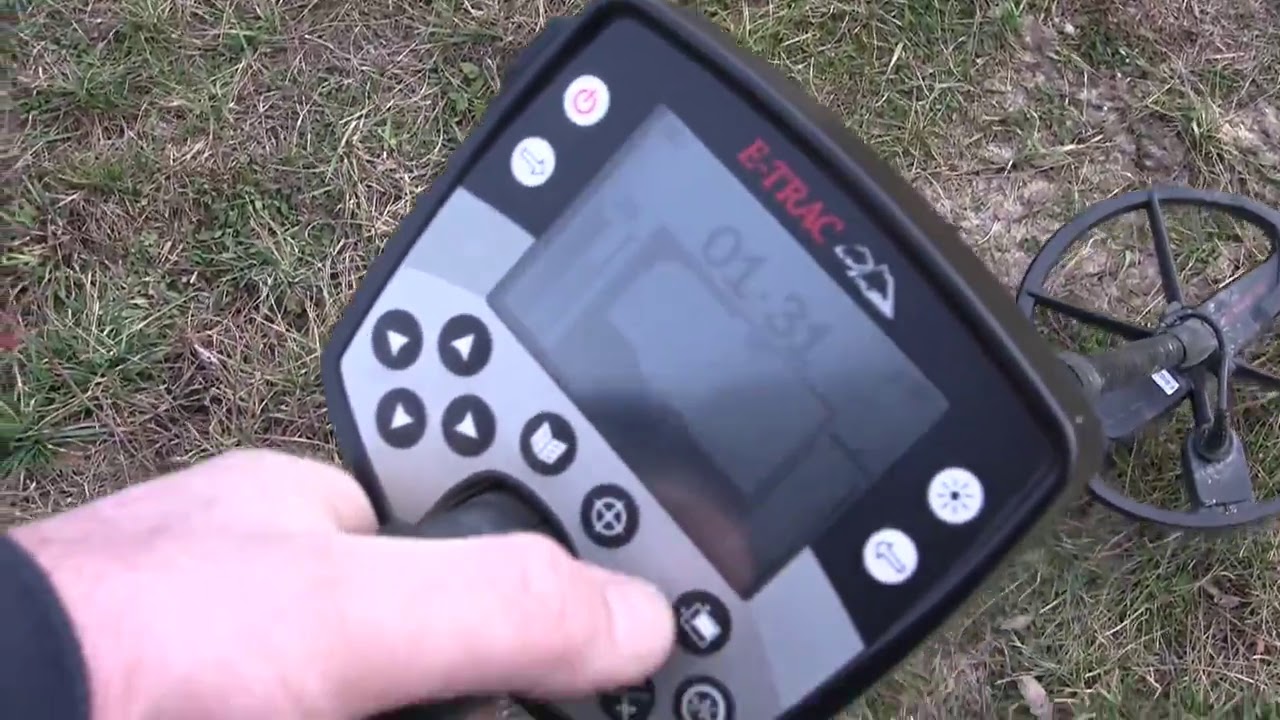 Minelab E-TRAC -Test głębokości wykrywacza na monety z miedzi