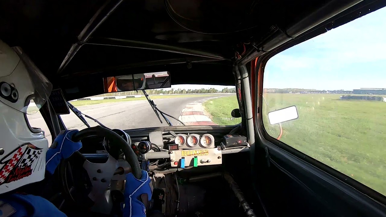 Vuelta rápida Mouras c/chic Fiat 600 Light