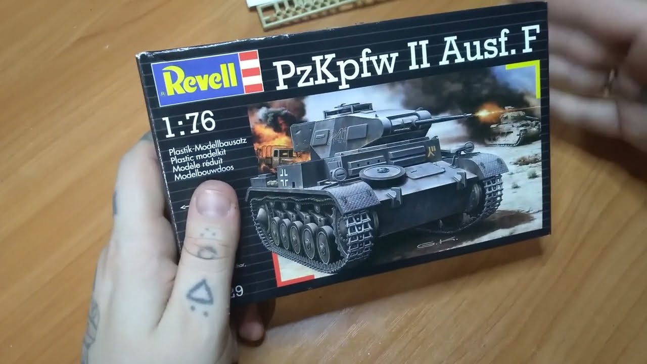 Обзор сборной модели от компании Revell - PzKpfw Ausf. F Набор для создания диорамы масштаб 1:76.