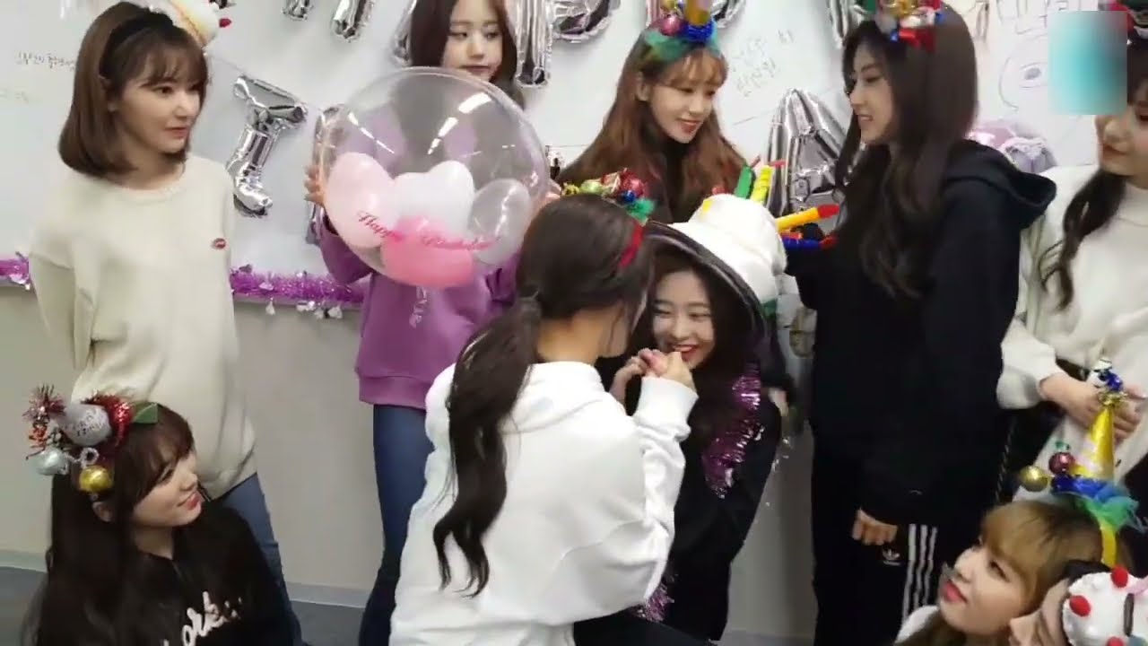 [ENG SUB] (IZ*ONE VLIVE) 2019.02.03 - 미리 만나는 밍DAY🎂💖