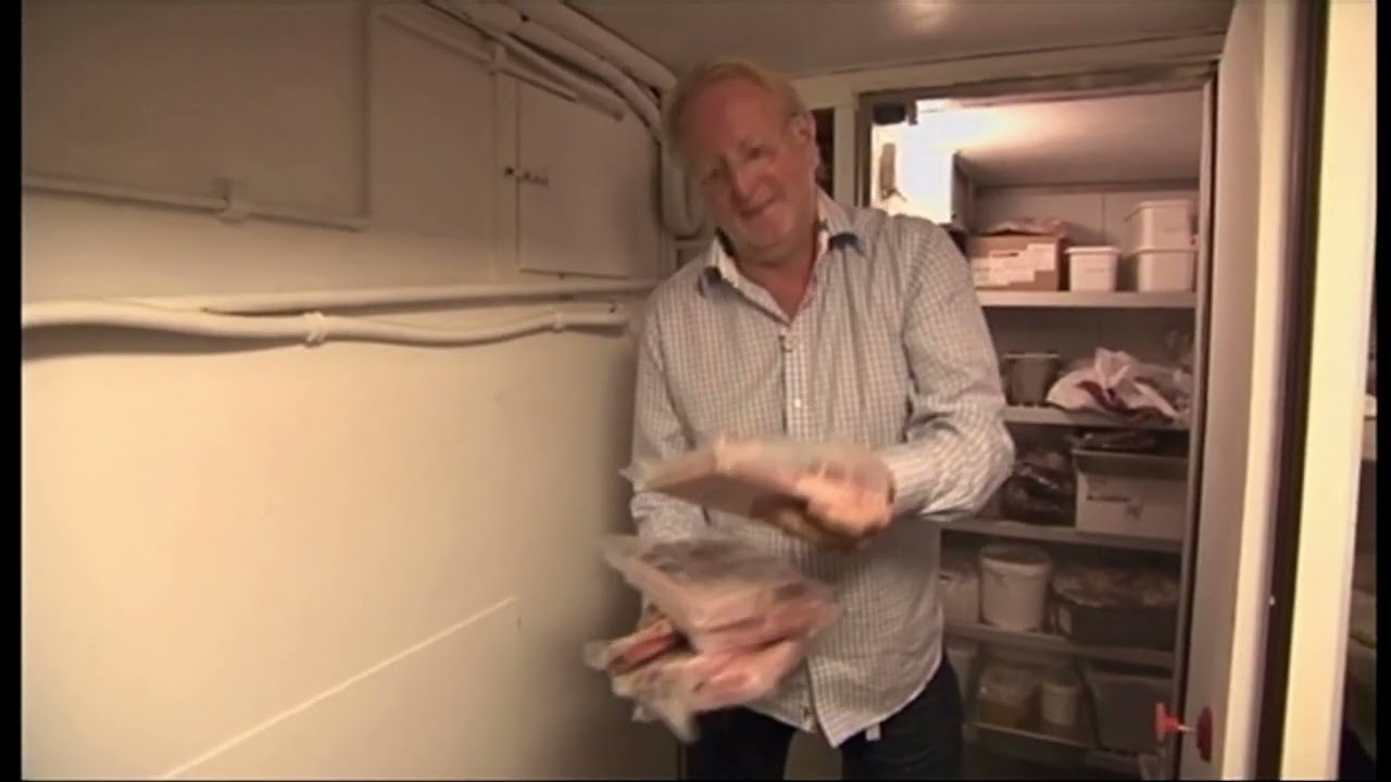 Hellstrøm Rydder Opp S03E03 - Østkantfolk i Oslo