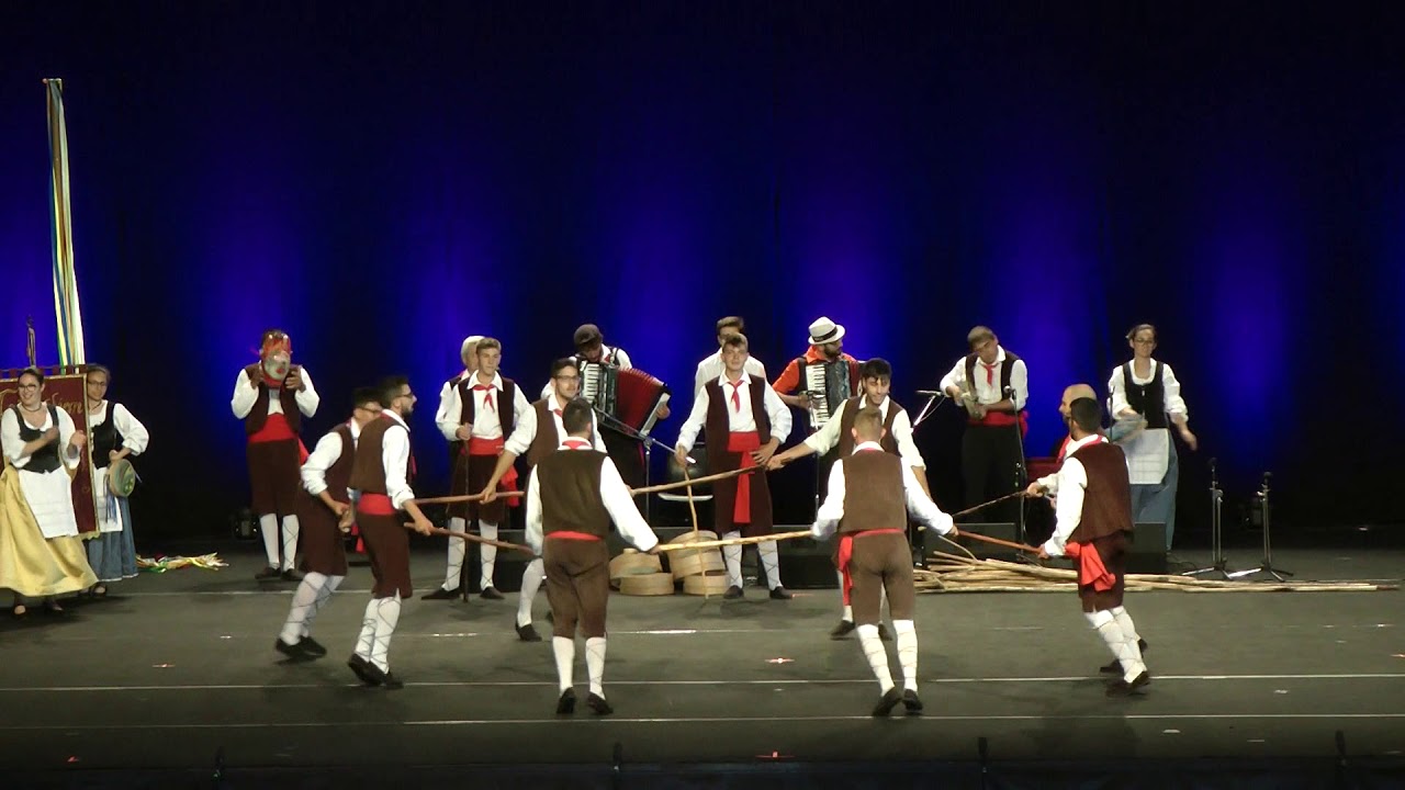 Sicilian folk dance: Ballo del grano, Bastoni, Tarantella