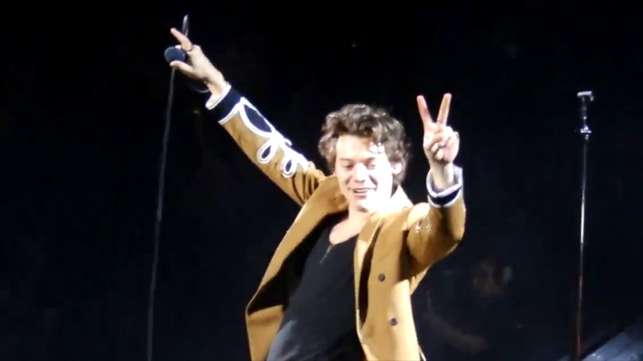 what makes you beautiful  / harry styles / sydney 27-04-18
