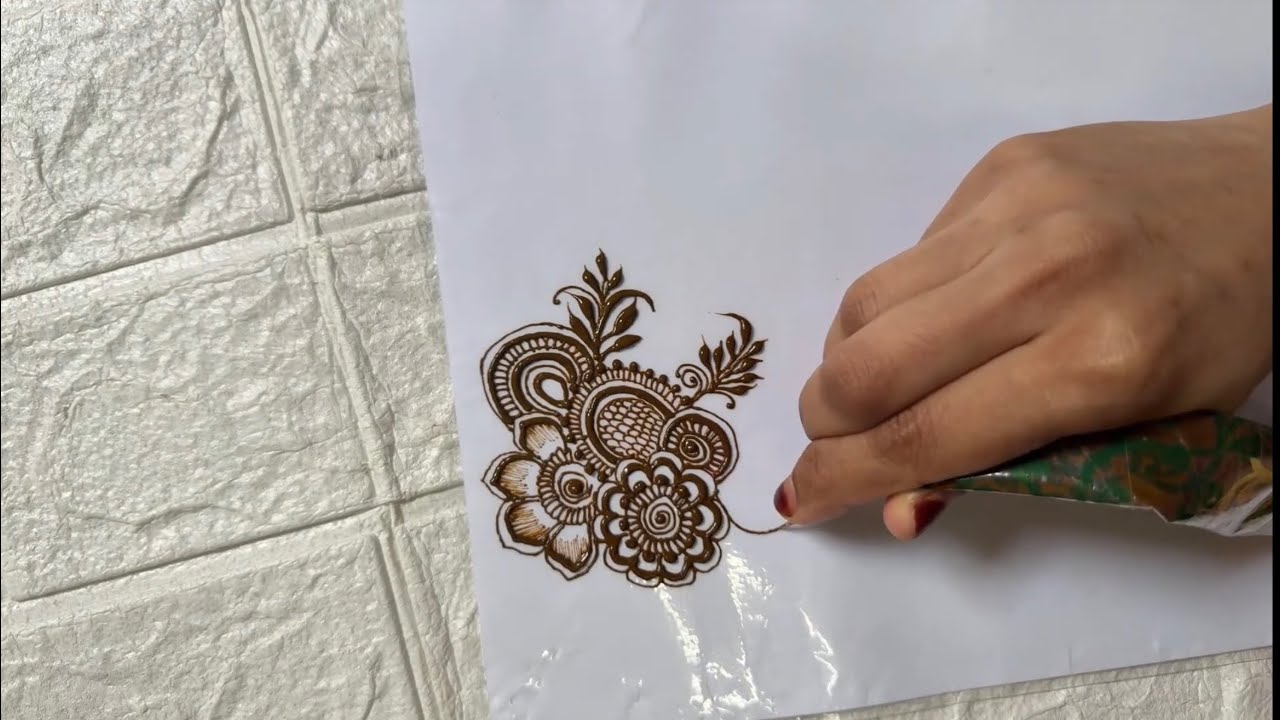 Henna by naazi🌸 is live!