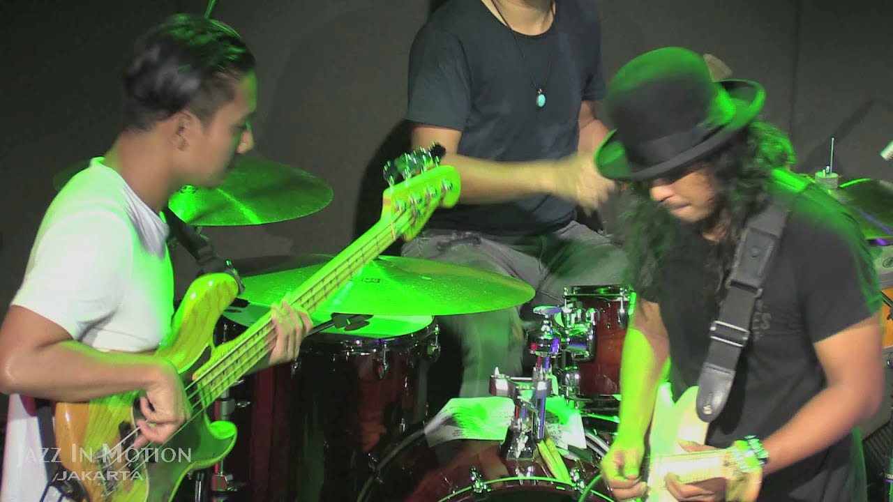 Gugun Blues Shelter - Love Your Life @ Motion Blue Jakarta 28/5/16 [HD]
