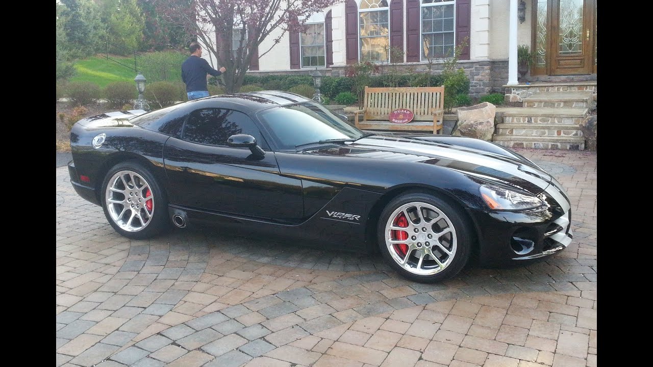 Dodge Viper SRT-10 With Exhaust: Rev, Acceleration, & Drive Along