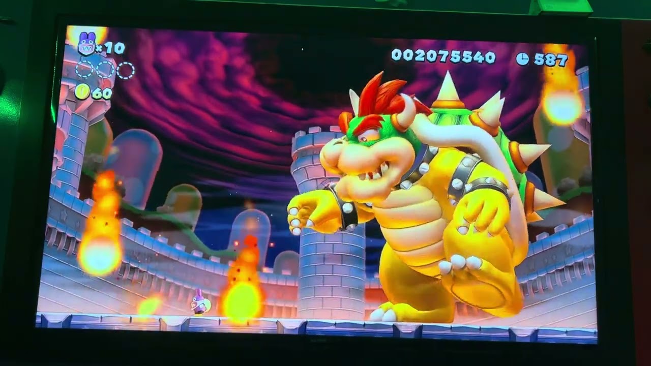 New Super Mario Bros U Deluxe Battling Bowser
