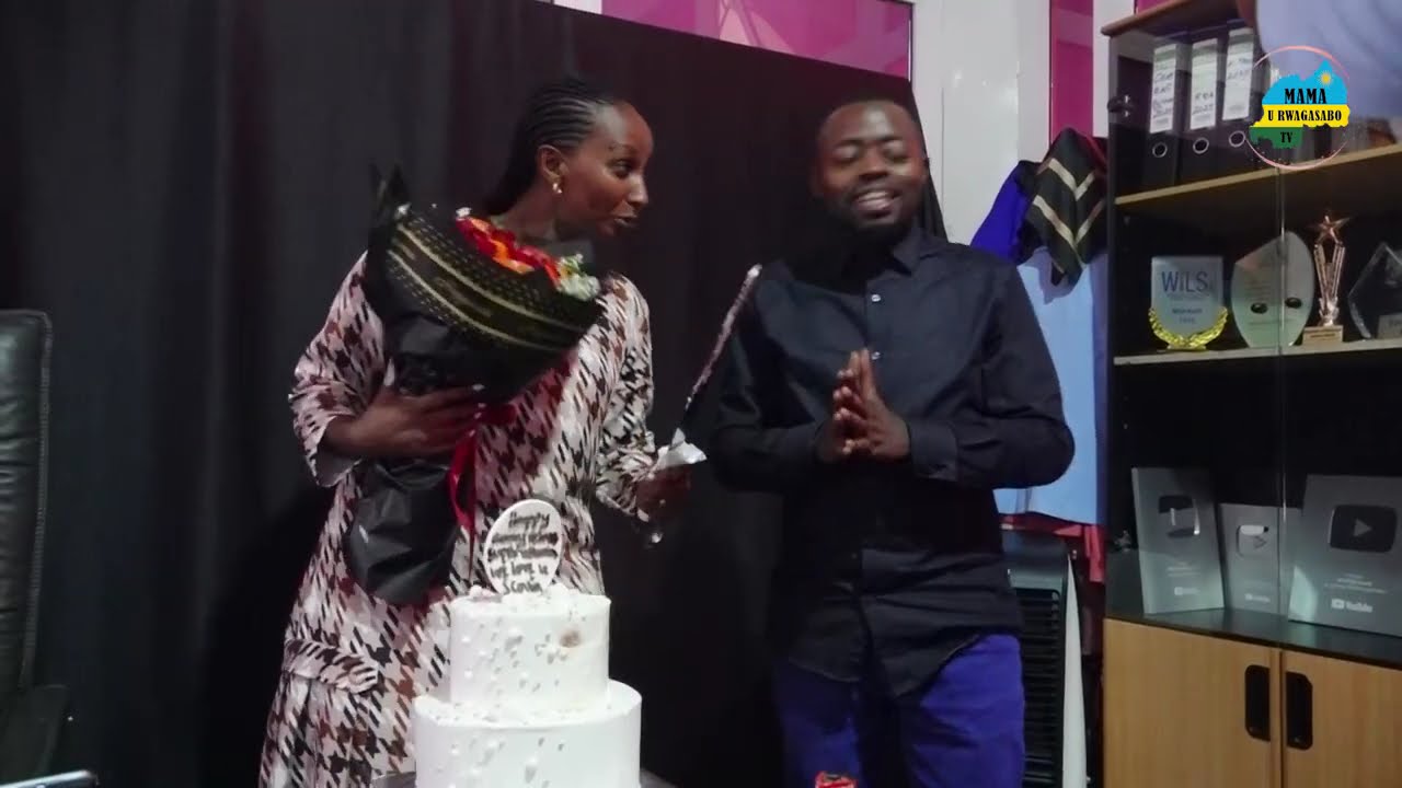 SCOVIA MUTESI ARATUNGUWE BAMUHA KAKE 😂😂 AVUZE BWA MBERE NO KURI SINGIDA😂💙🤍 ARIKO MANA