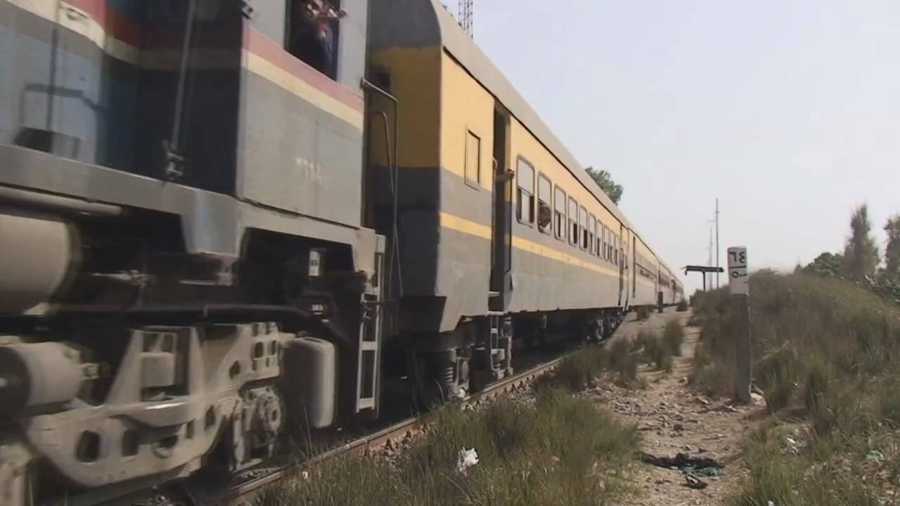 Egyptian Railways GM locos on passenger trains in March 2010