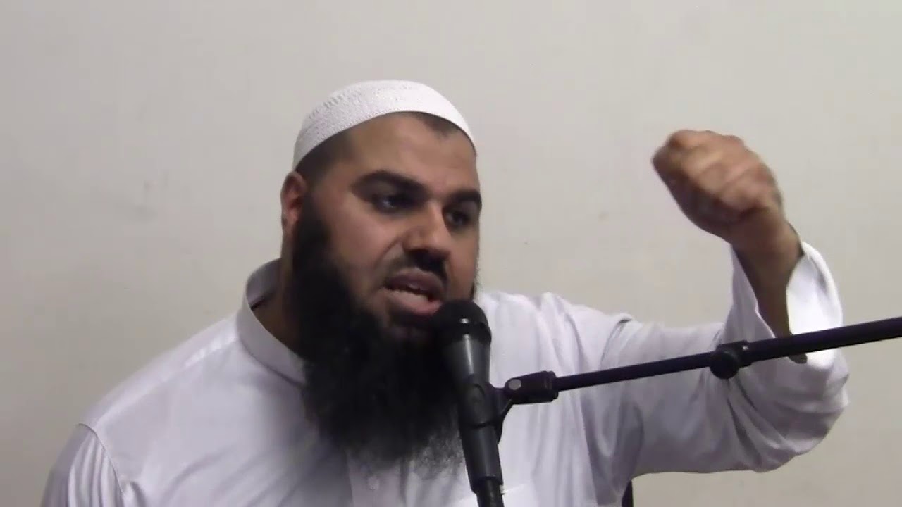 Darf eine Muslima einem Arzt die Hand geben, der sie sowieso berühren wird bei einer Untersuchung?