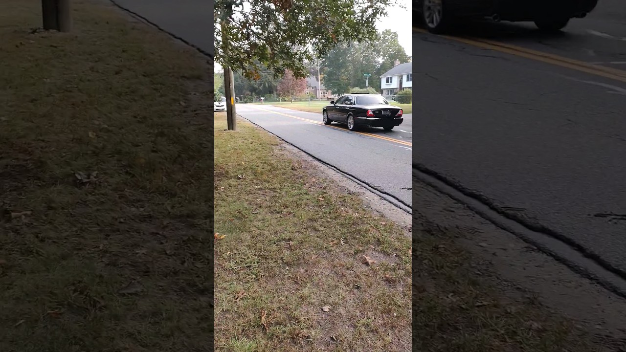 Jaguar XJR Supercharger Sound!