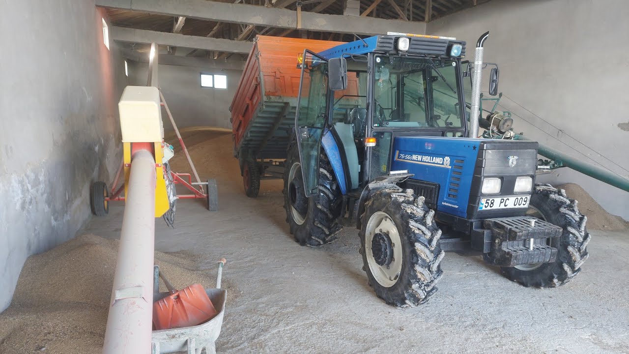 75-56s ile karlı ve buzlu yolda buğday nakliyesi #newholland #7556