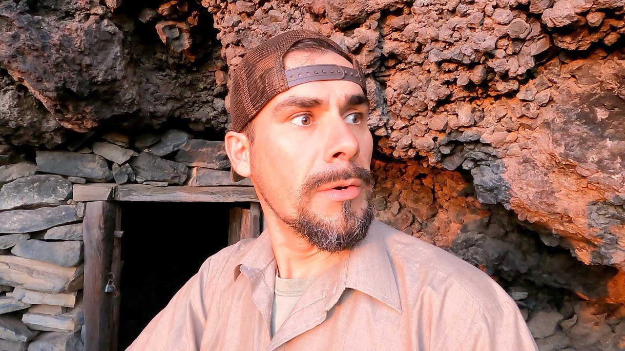 I discovered an old cave. Did the natives of the island live here? [4K Adventure Video]