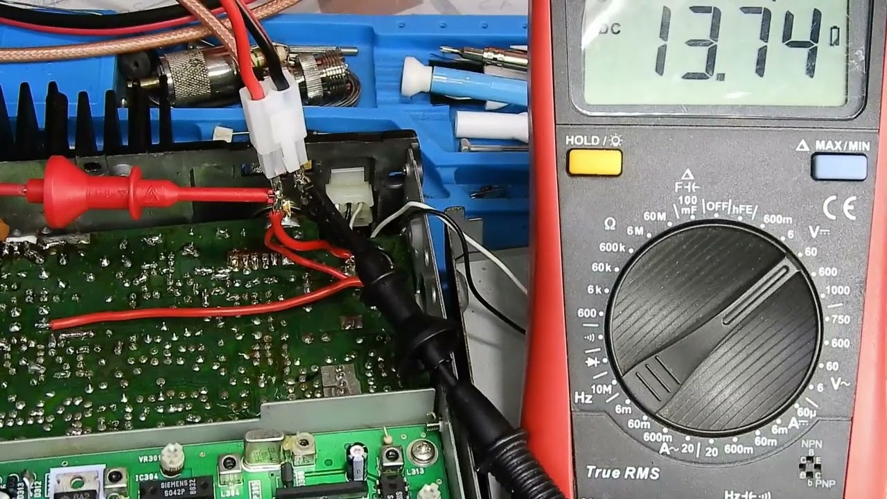 Mayor refuerzo de alimentacion en Uniden 2830