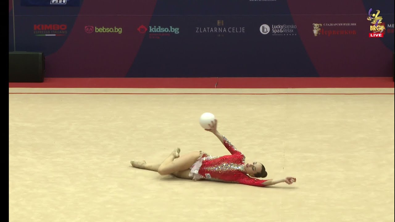 Katsiaryna Halkina (BLR) pelota AA - IT Sofia Cup 2021