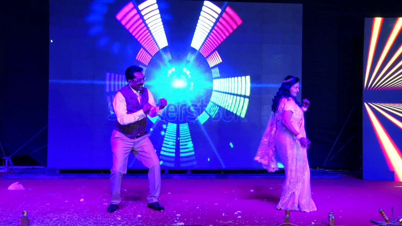Best dance by mom and dad...!!