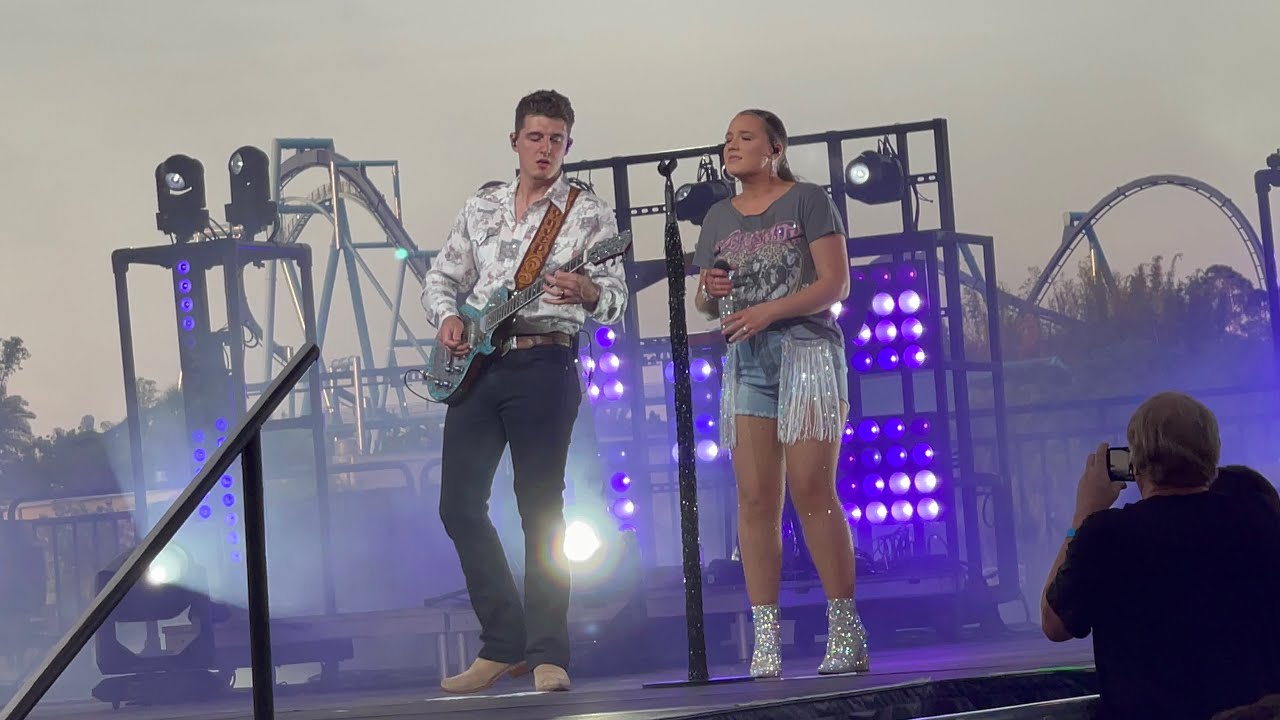 Cade and Gabby Barrett Covers (Live) NOBODY BUT YOU || SeaWorld Orlando