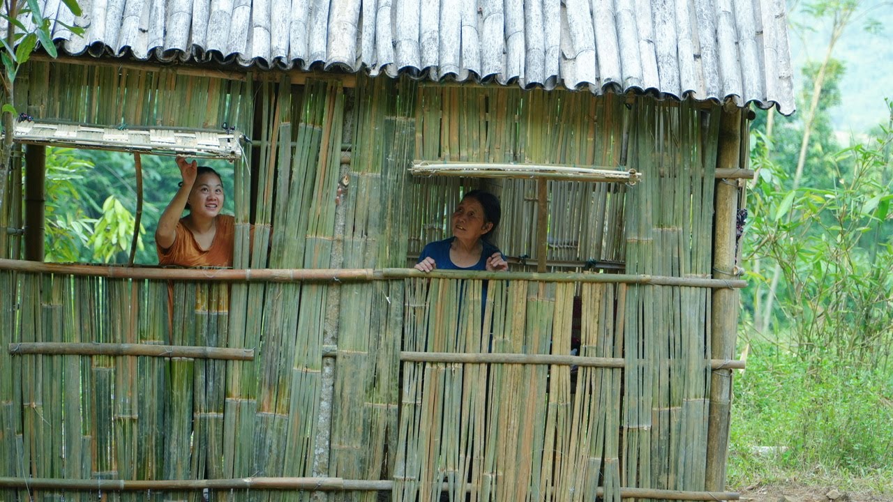 Мэй и её бабушка сделали простую кровать из бамбука — Жизнь хоть и бедна, но счастлива