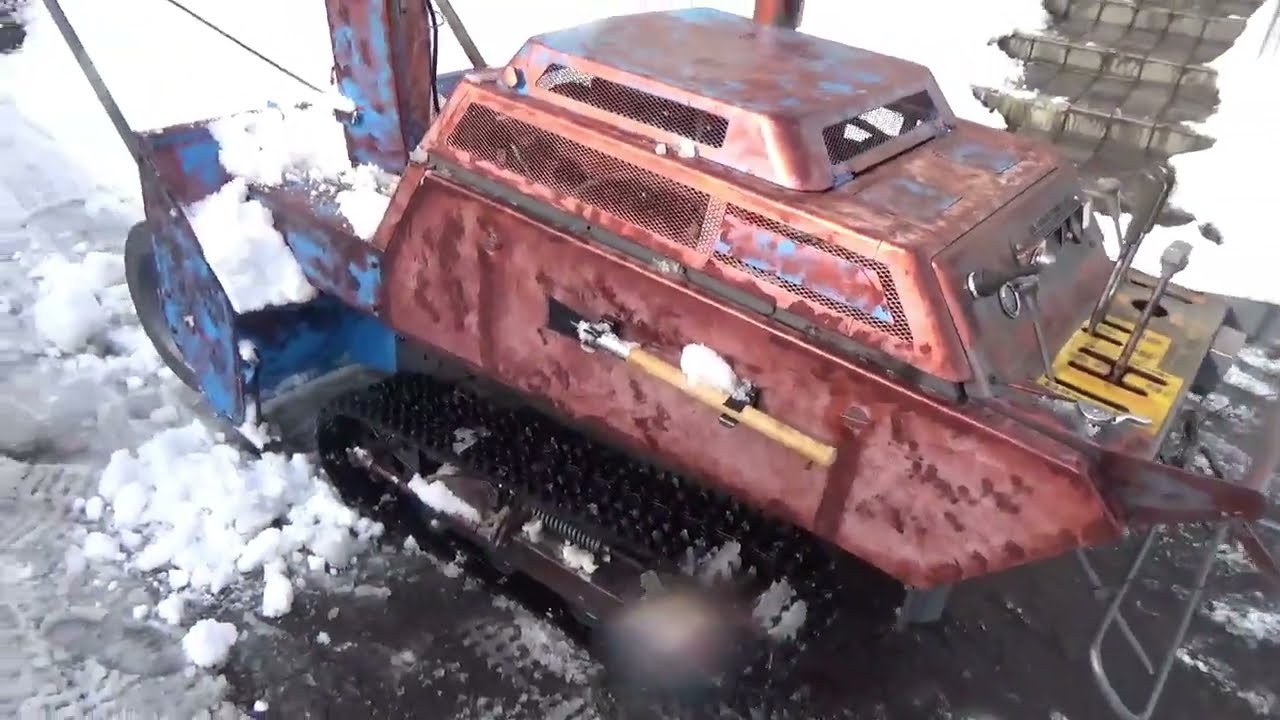 日本一ボロボロで今にも朽ち果てそうな　フジイの名機　年代物のFSR1122DFを叩き起こして残雪を集めて雪山を作りました