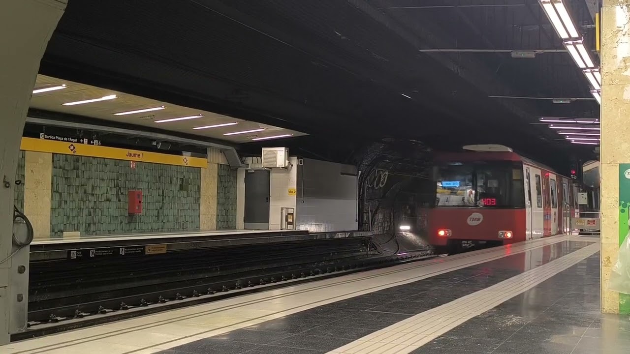 Metro Barcelona circulación de 2100,s por la L4 16-05-2025