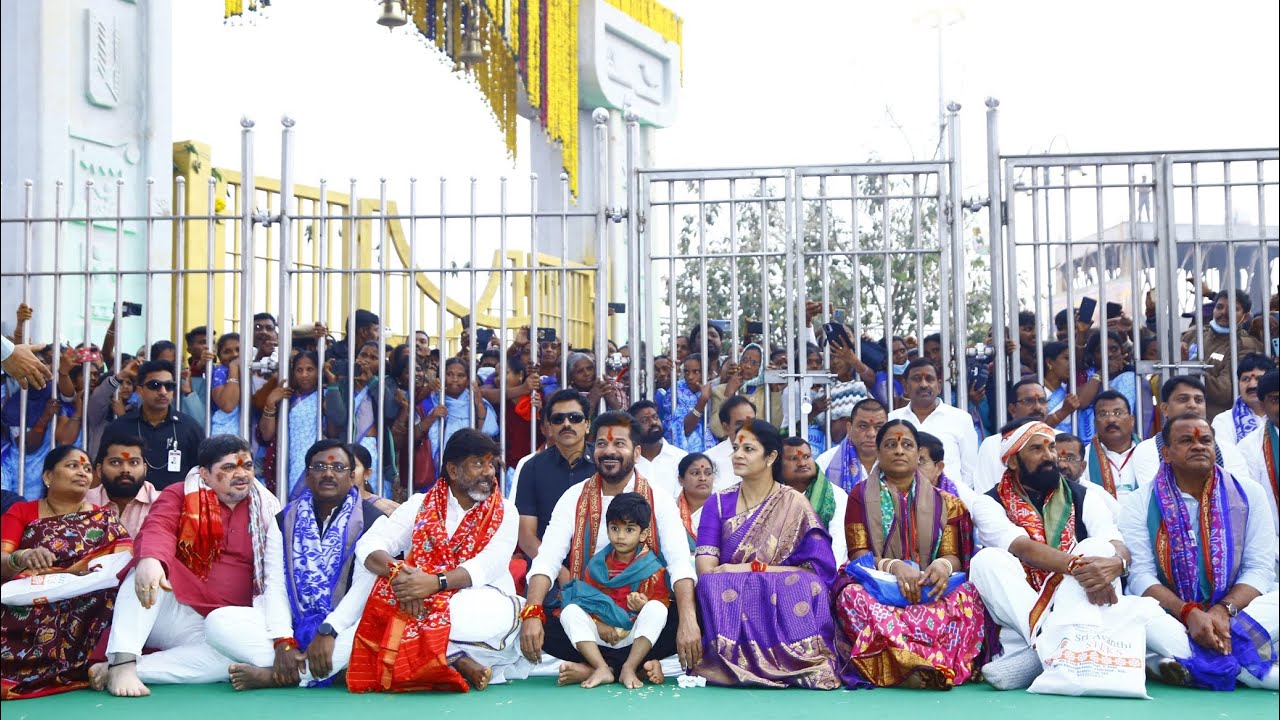 Telangana CM Revanth reddy | Ministers Medaram Dharshanam 2026