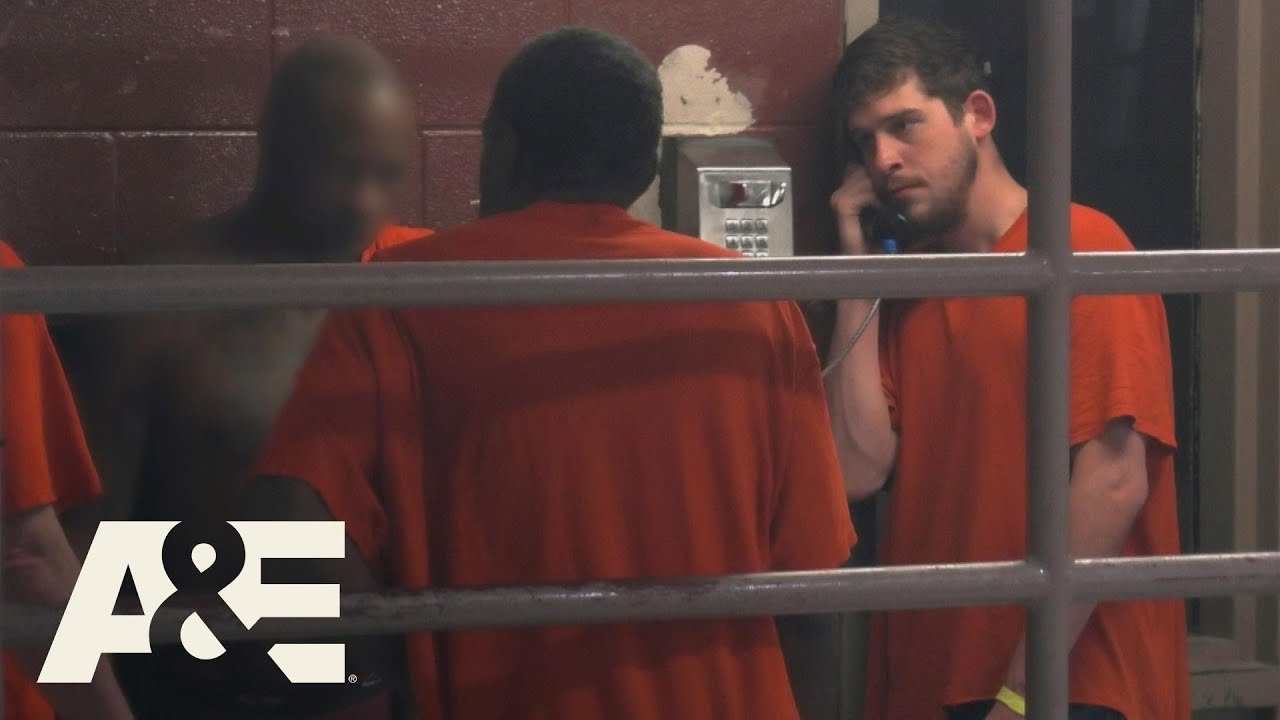 60 Days In: Alex Stands Up to an Inmate (Season 6) | A&E