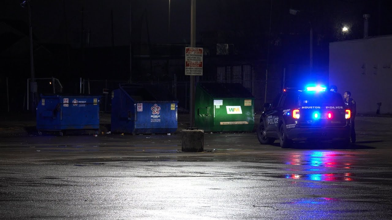 Man found shot near dumpsters in southwest Houston parking lot
