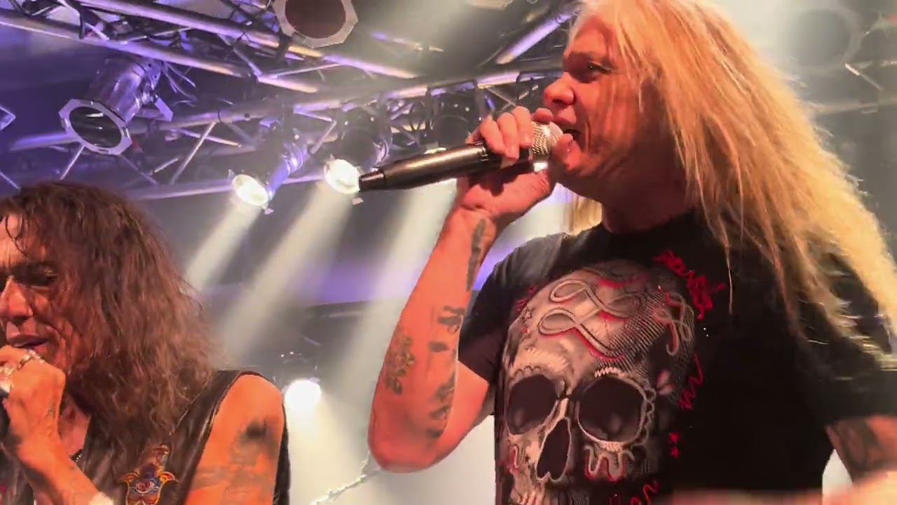 Ratt (Stephen Pearcy with Warren DiMartini and Sebastain Bach ~ Lay It Down ~ Live Count’s Vamp’d