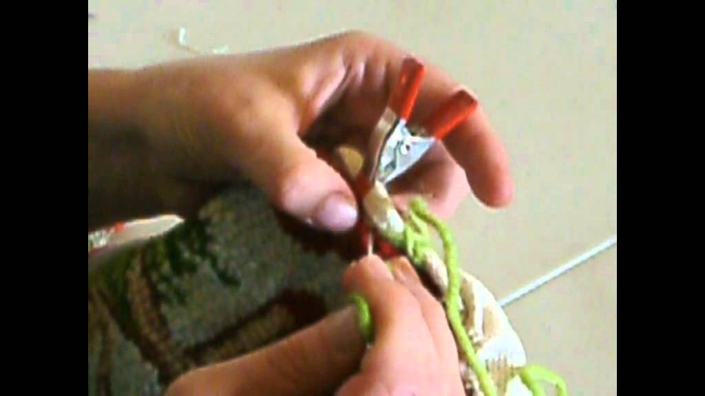 Herringbone whipped edge for rug hooking