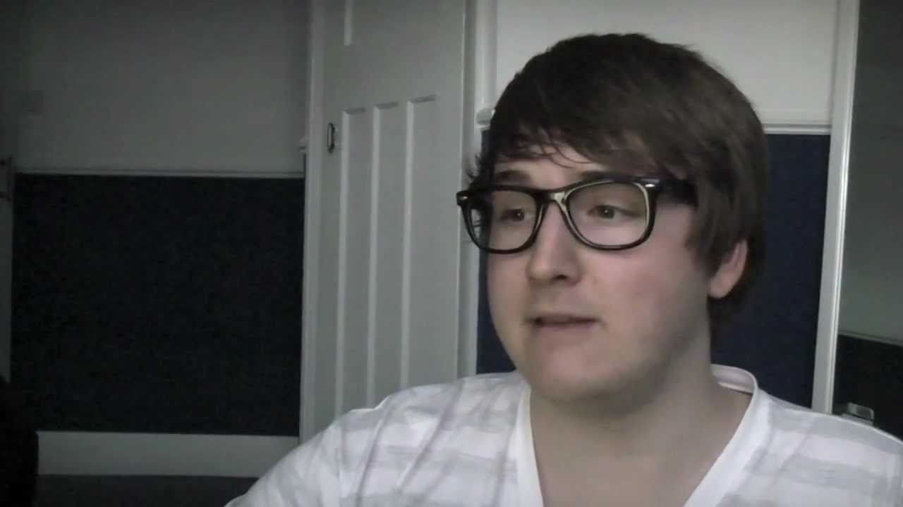 Me and My Bristolian Accent... Part II - Vlog to Vidcon Day 11