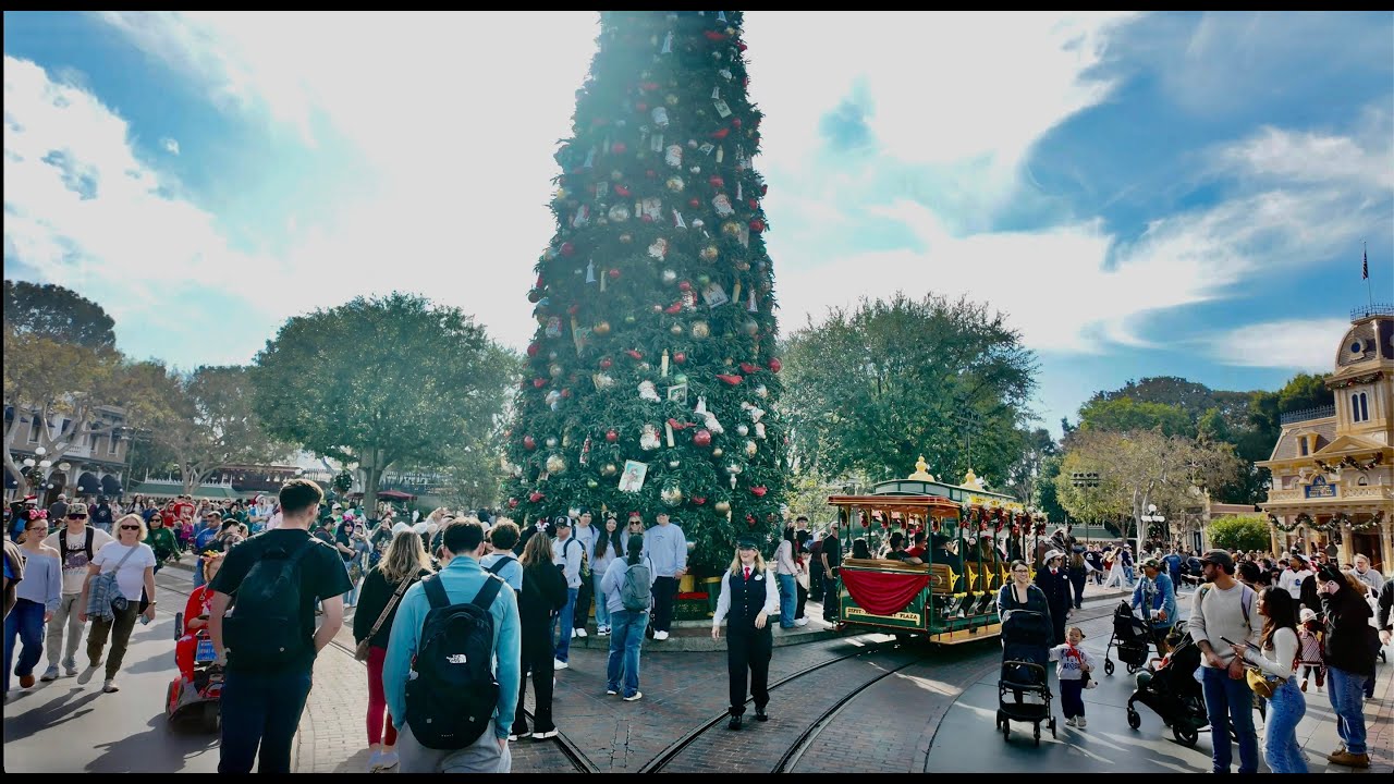 ✨December 2025 Disneyland Ambiance Walkthrough 🎄POV | Main Street, Frontierland & More! 