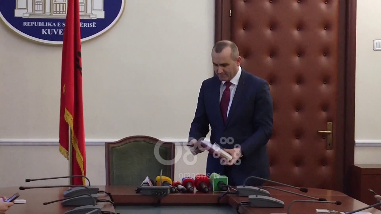 Ora News - Kryeprokurori, mazhoranca refuzon propozimin e opozit&euml;s p&euml;r amendimin e Kushtetut&euml;s