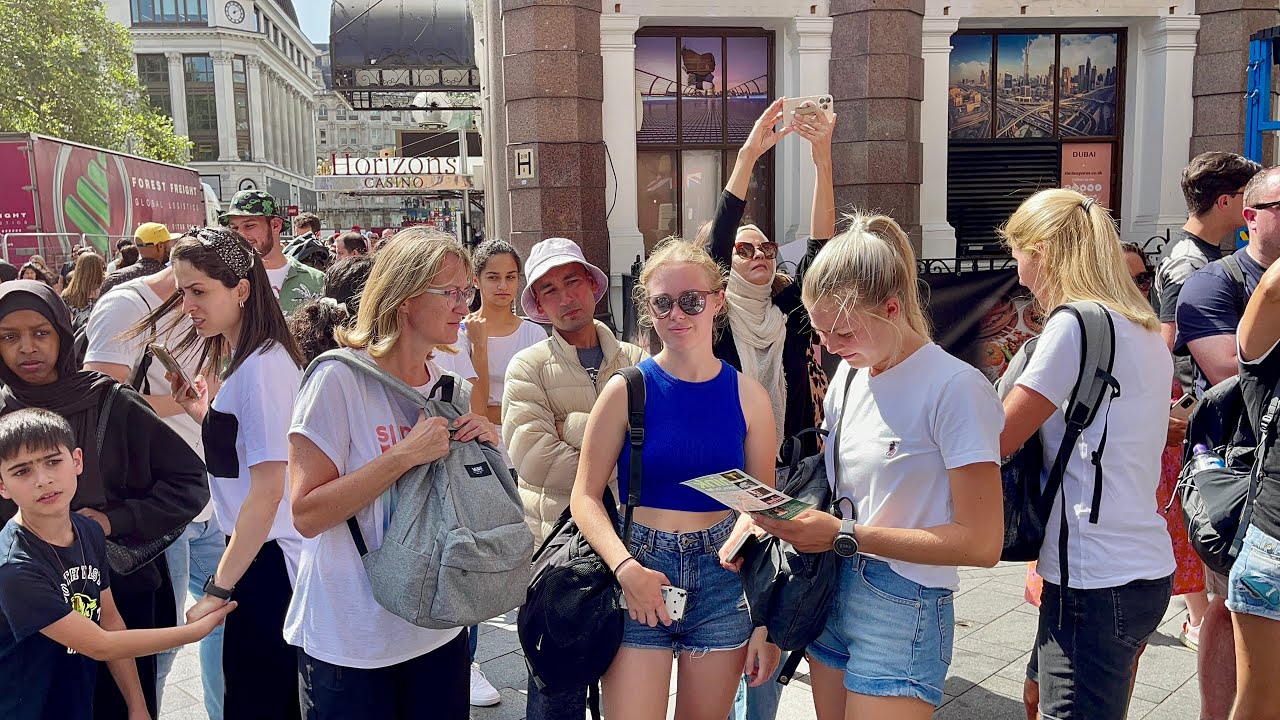 England, London City Street | 4K HDR Virtual Walking Tour around the City