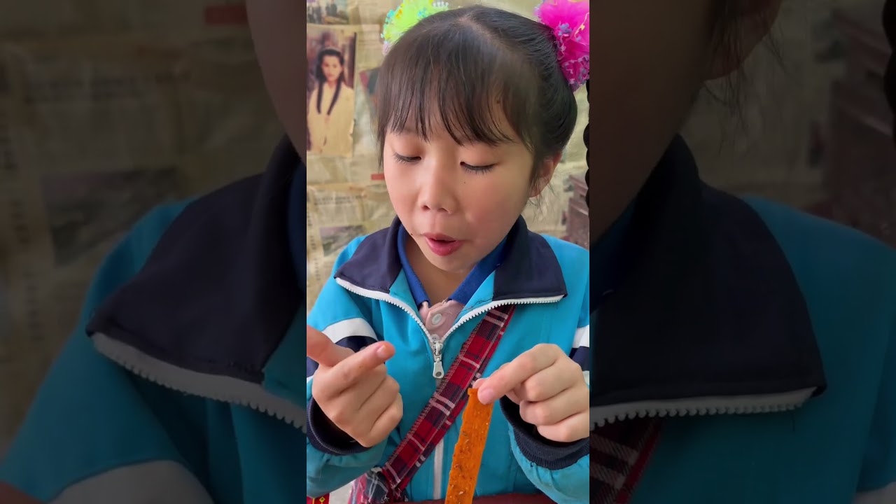 La ni&ntilde;a encuentra dinero en la tienda de barrio #nostalgia #china #recuerdosdelainfancia