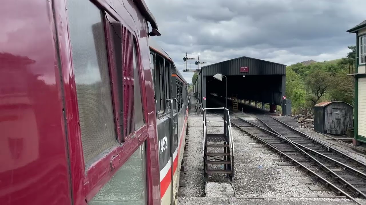 Class 31452 departing Embsay on the Embsay and Bolton railway 