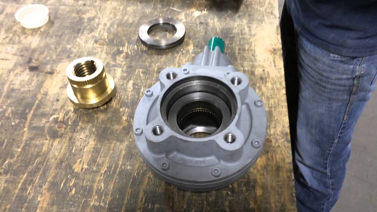Insert drive nut into IB5