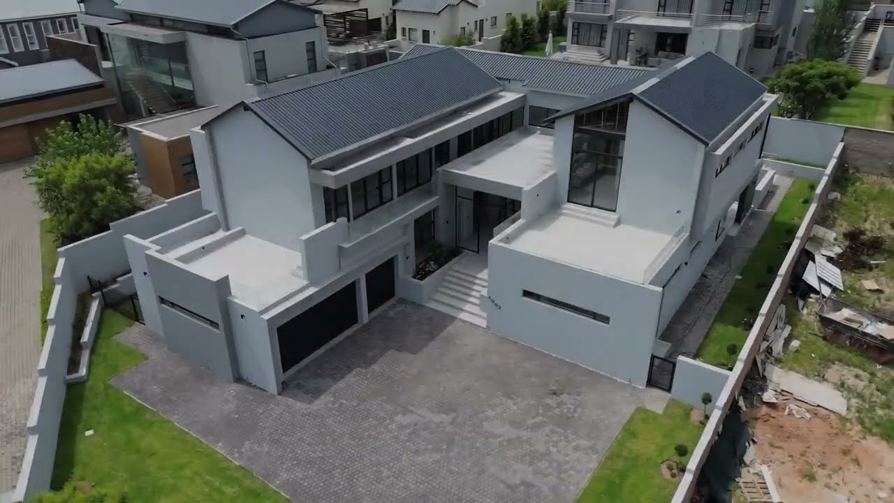 Luxury Living in Waterfall Country Estate