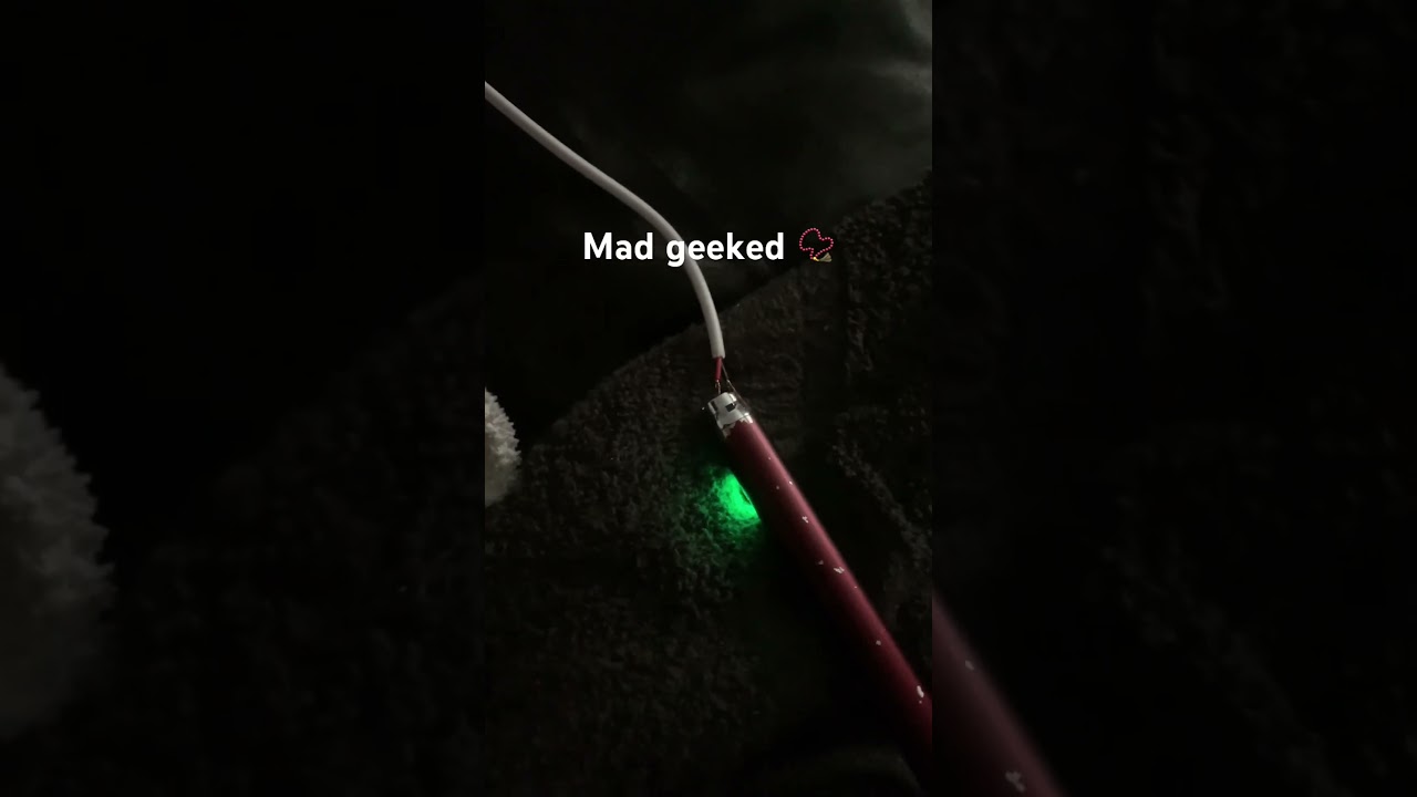 How to charge pen/cart battery with a usb cable  #ooze #pengajian #madgeeked