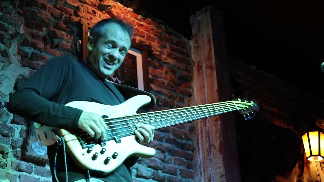 Basso Che Parla (bass that talks) - Gustavo Zecharies
