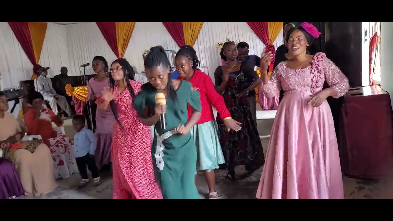Milly Danken akihudumu katika kanisa la Pentecost Christian church 