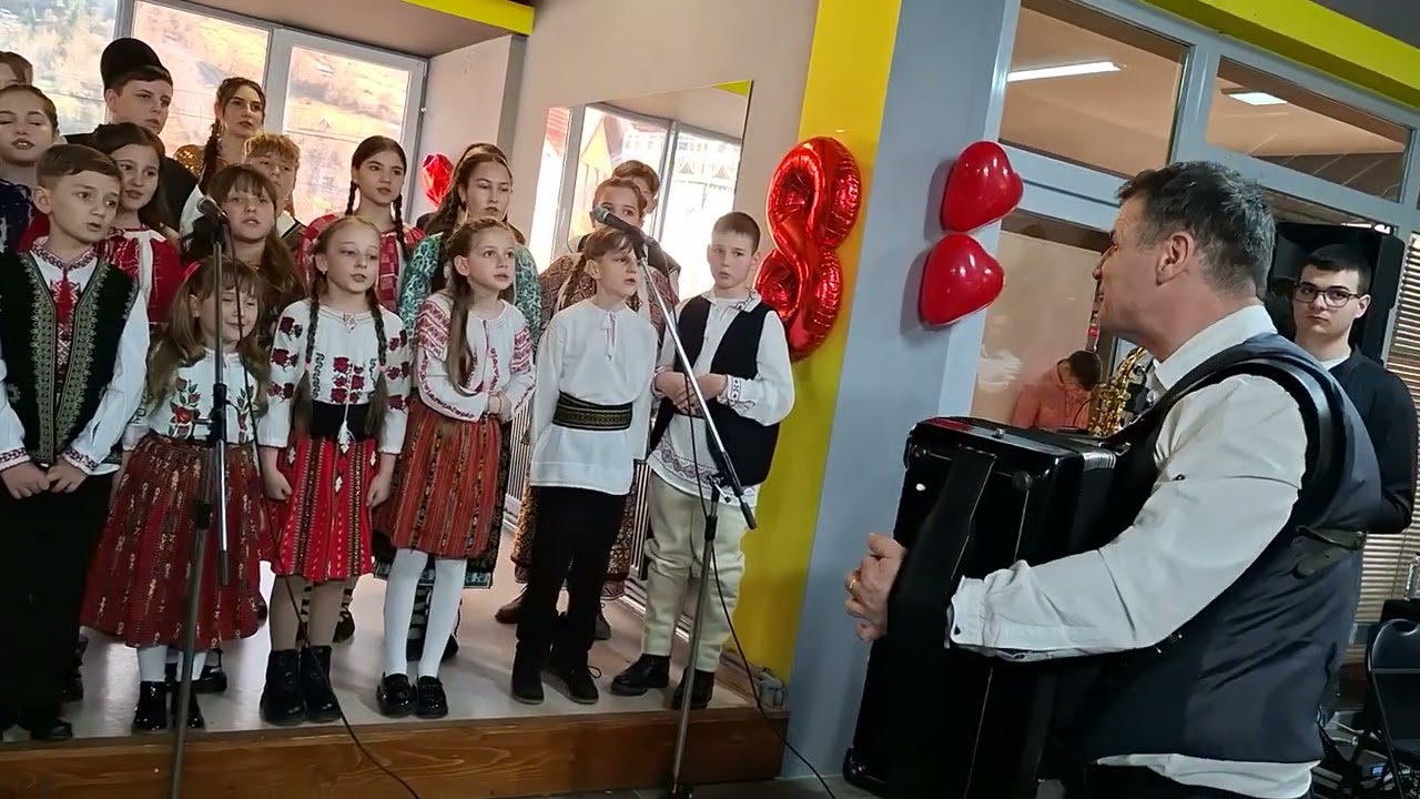 Miruna Uretu corul ,,Zestrea Rucarului''